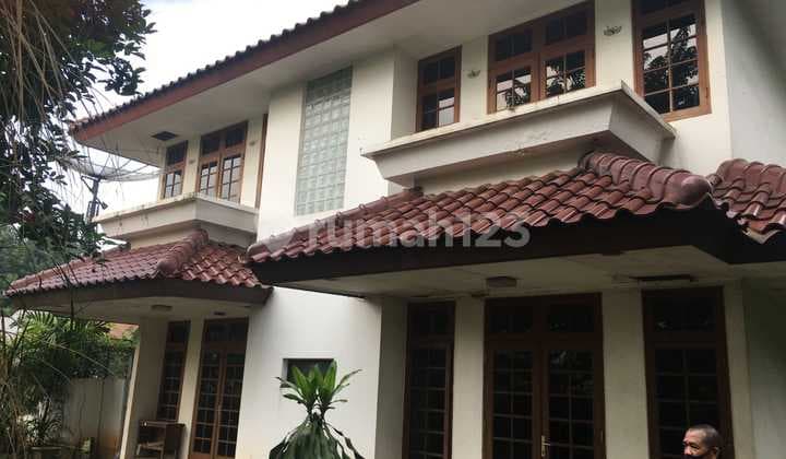Mau Laku Cepat!! Dijual Rumah Letak Pinggir Jalan di Pondok Bambu Jakarta Timur. Cocok untuk Kantor atau Buka Usaha