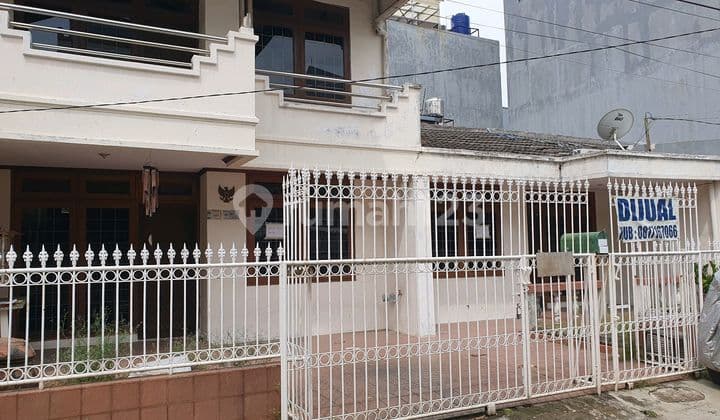 Rare Find!! 12m Wide House For Sale in Kelapa Gading. Strategic Location. Ideal for Rebuilding.