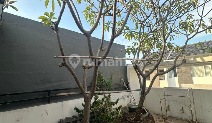 RUMAH CANTIK ESTETIK DI KELAPA GADING