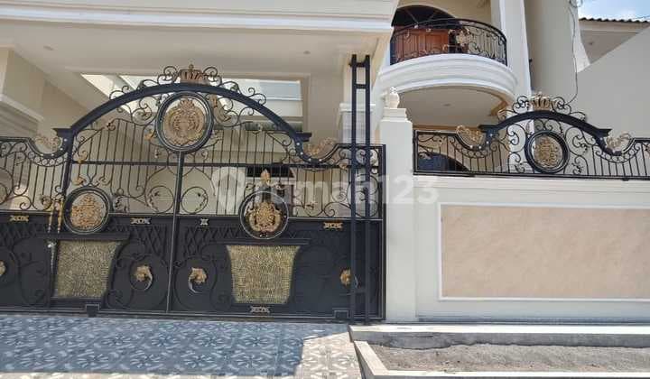 DIJUAL RUMAH BARU GRESS MANYAR MODEL KLASIK MEDITERANIA