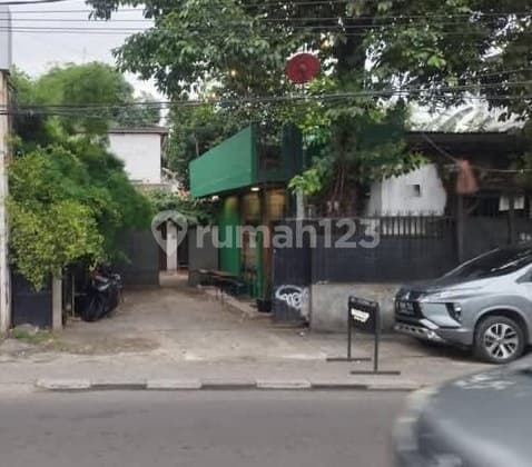Di Bawah NJOP: Rumah Tinggal dan Warung Kopi Satu Setengah Lantai di Pinggir Jalan Ramai, Bintaro Permai, Pesanggrahan