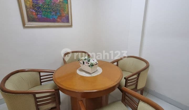 Gedung 3 Lantai Dekat Pusat Kota Bandung