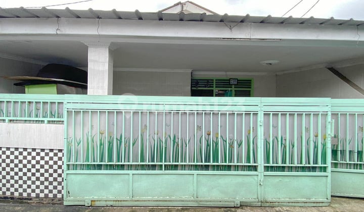 Unfurnished House Ceger Cipayung By Travelio