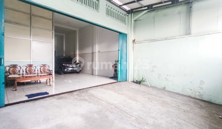 Furnished House Purwosari Raya By Travelio