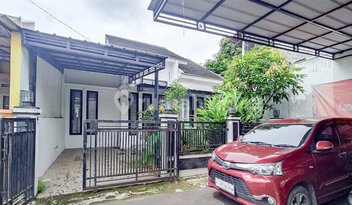 Unfurnished House Basuki Residence By Travelio