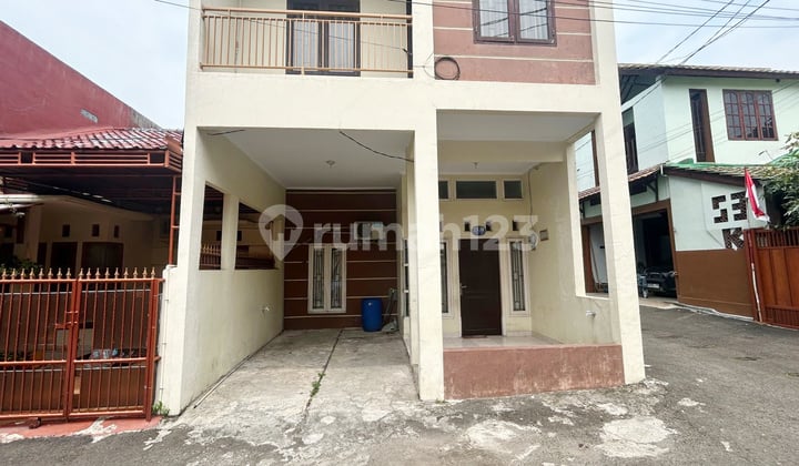 Furnished House Almaghfiroh By Travelio