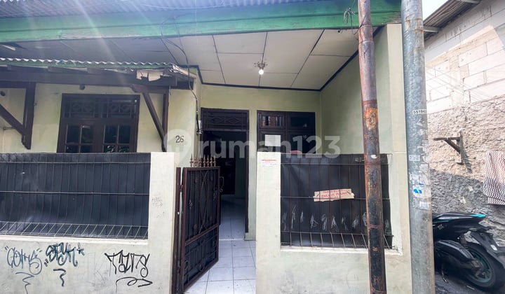 Unfurnished House Kebon Kelapa Tinggi By Travelio