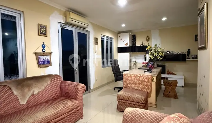Clean Old House 7x20 Strategic Location in Pluit