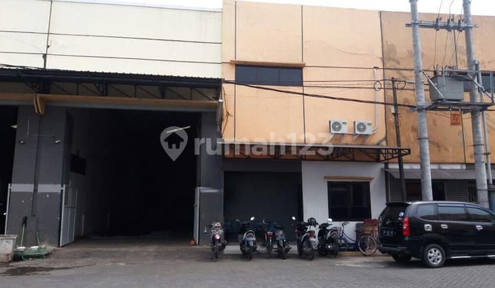Gudang Strategis di Pergudangan Tritan Jemundo Sidoarjo