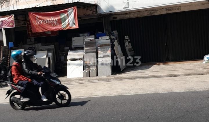 Shop house in the center of Salatiga city