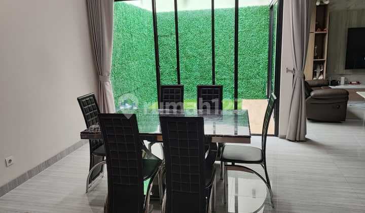 Dijual Rumah Cantik Full Furnished Di Green Garden