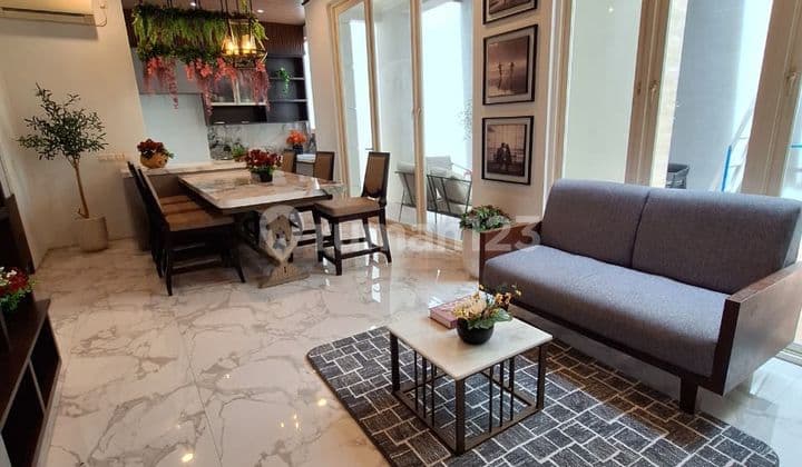 Rumah Lariz Embassy Pakuwon Indah Murah Full Furnished