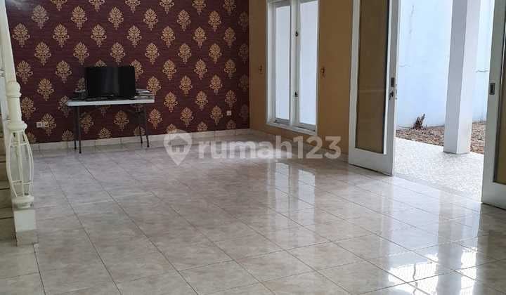 Disewakan Rumah di Kota Wisata Cibubur, Akses Tol Nagrak,Living World Mall,Sekolah