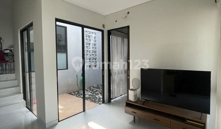 Dijual Cepat Rumah 3Lantai di Kota Wisata,Akses Tol Nagrak,Living World Mall, Sekolah,Rs