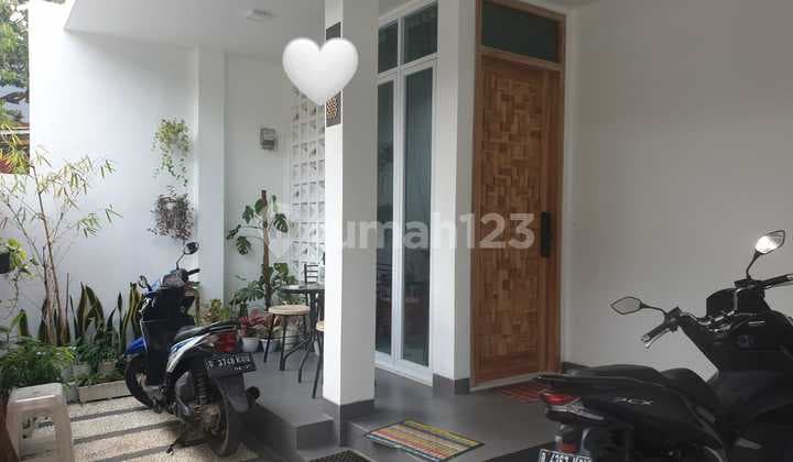 Di Jual Rumah 2 Lantai Sudah Renov dan Rapih di Taman Jatisari Permai,Dekat Akses Tol Jatiasih
