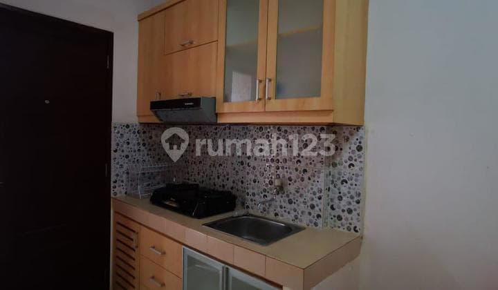 Disewakan 2 Kamar Sudah Furnish Bagus Lt 1 Dengan Taman Dan Kolam Renang Bisa Sewa Per 6 Bulann