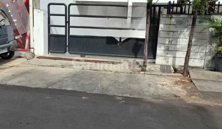 For Rent: House in Tj Drn 8x21, 1.5 floors, 5+1 bedrooms, Sth 115Jt