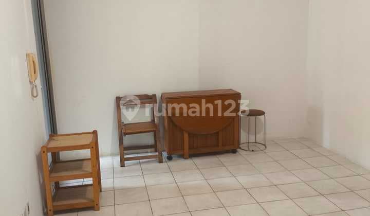 Disewa 2 Kamar Semi Furnish Tower B Lt Tinggi