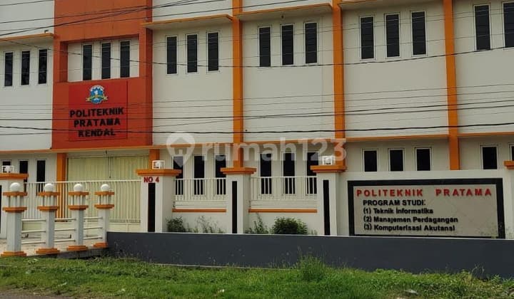 Gedung Usaha/kantor, Parkiran Luas Lokasi Di Jalan Besar Kendal