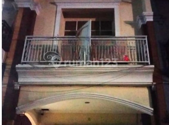 Ruko Lokasi Strategis Di Tengah Kota Semarang Ruko Lokasi Strategis Di Tengah Kota Semarang