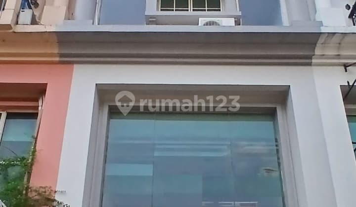 Ruko 4 Lantai Dengan Basement, Daerah Komersill Pondok Indah Mall