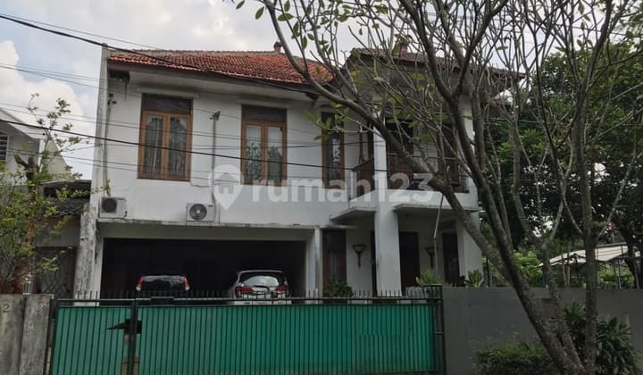 Rumah 2 lantai siap huni lokasi strategis di Bintaro Sektor 2