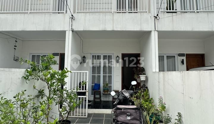 Rumah Brand new, Minimalis siap huni di Ciputat