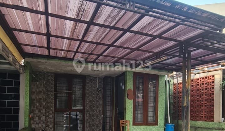 Rumah minimalis, bebas banjir di Ciputat