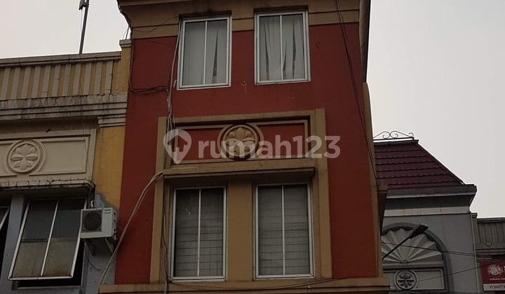 Ruko 3 Lantai, lokasi strategis di Bintaro
