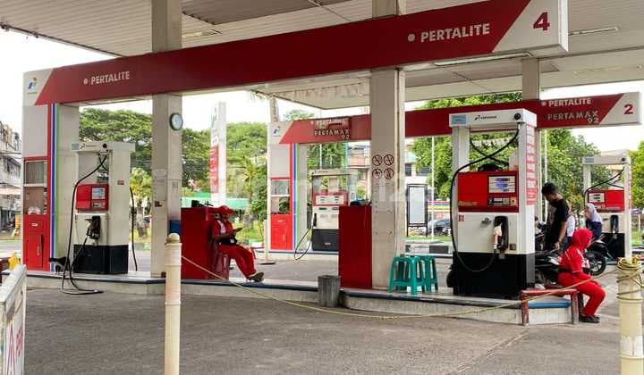Active and Strategic Gas Station in East Bekasi