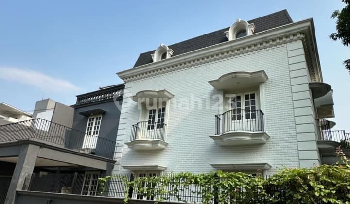 Rumah Mewah Strategis di Tanah Kusir, Jakarta Selatan