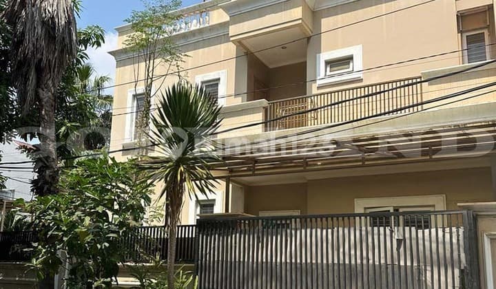 Disewakan Rumah di Sunter Agung 3 Lantai , Bagus , Dalam Komplek (Ta)