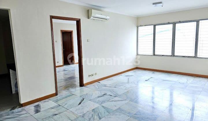 Sewakan Murah Apartemen Di Sunter , Lantai Sedang , Luas