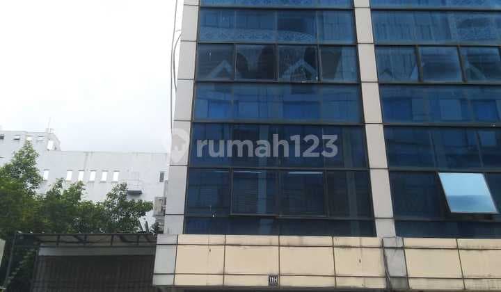 Dijual Ruko Di Kebun Jeruk , Bagus , Posisi Hook , Ada Lebih Tanah Kosong , Harga Nego