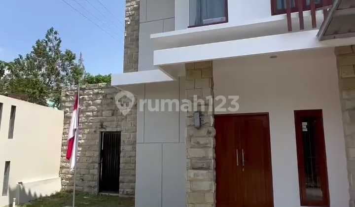 Luxury House in Balecatur Housing, Near Ambarketawang Toll Exit and UMY Campus