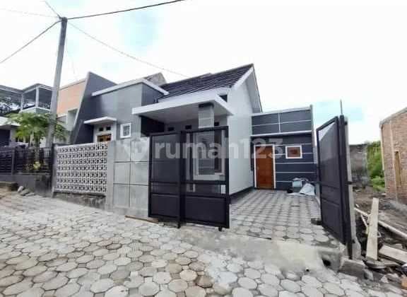 300 JUTAAN, Dijual Rumah murah di Perumahan griya mustika Sedayu.