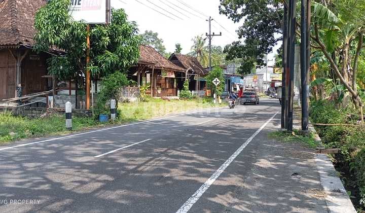 Dijual Tanah Mangku Jl. Besi Jangkang Dekat Lapangan Klidon.