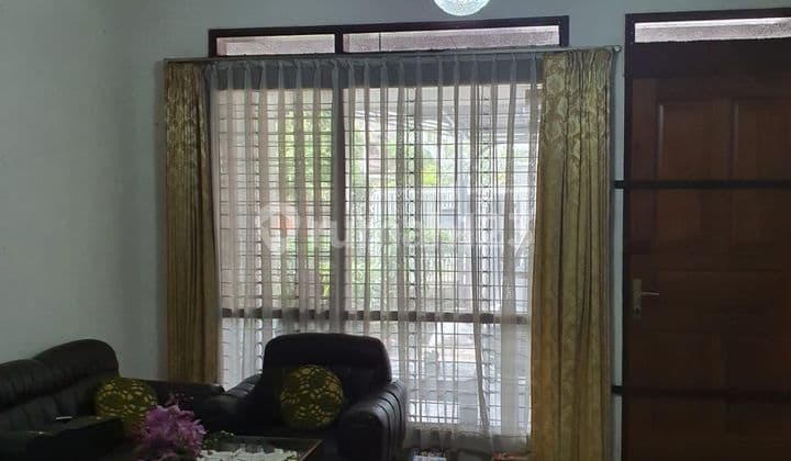 Jual Rumah Lama Terawat di Sayap Riau Bandung Pusat Kota