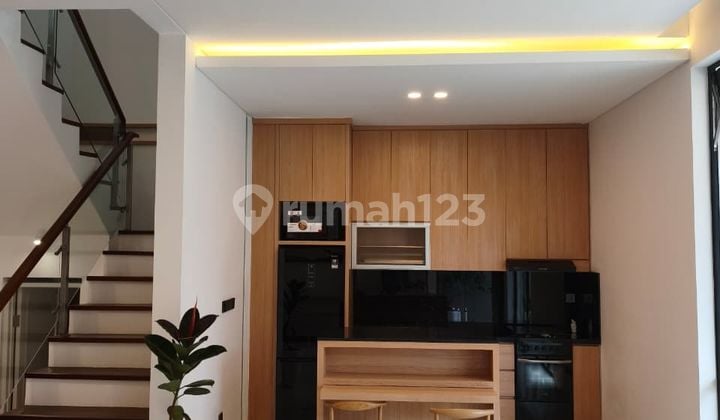 Rumah Baru Modern Furnish di Dalam Cluster Setra Duta Bandung