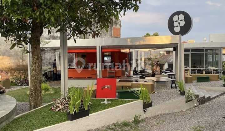 Sewa Ruang usaha Ex cafe di Tubagus Ismail Dago Bandung Kota