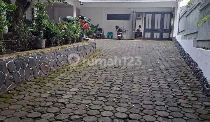 Sewa Rumah / Usaha di Mainroad Sayap Sukajadi Bandung Utara