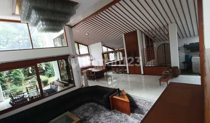 Rumah Cozy Furnish Split Level Halaman Luas di Budi Asih Bandung