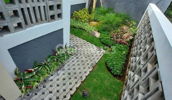 Modern Cool Strategic Home in Gegerkalong Complex, North Bandung
