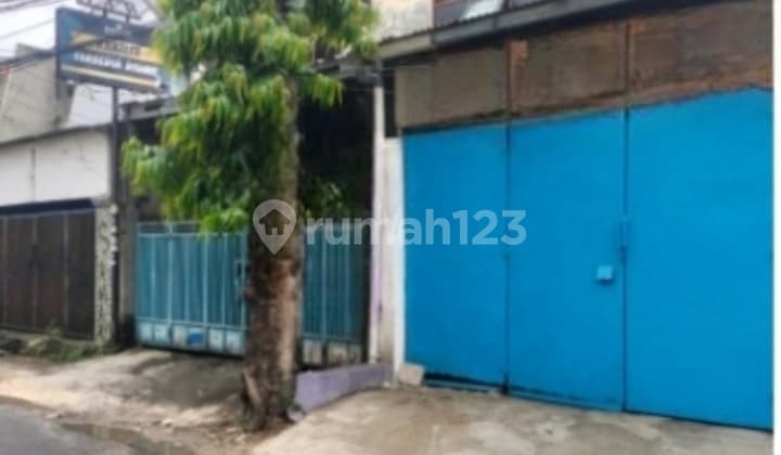 For Sale 3-Story House in Kampung Rawa Selatan, Johor Baru, Central Jakarta