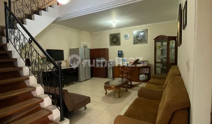 RUMAH BAGUS DIBAWAH PASARAN LOKASI PRESTISIUS DI KOTABARU PARAHYANGAN