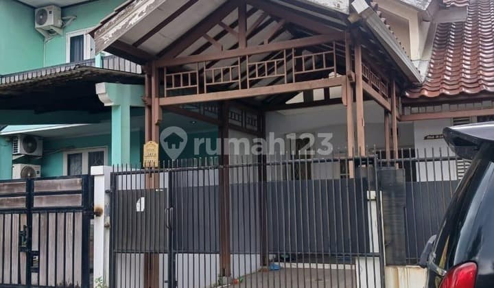 For sale, ready-to-occupy house in the Greek cluster, Banjar Wijaya.