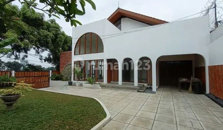 Rumah Baru Lux Minimalis Modern di Kpad Gegerkalong Bandung