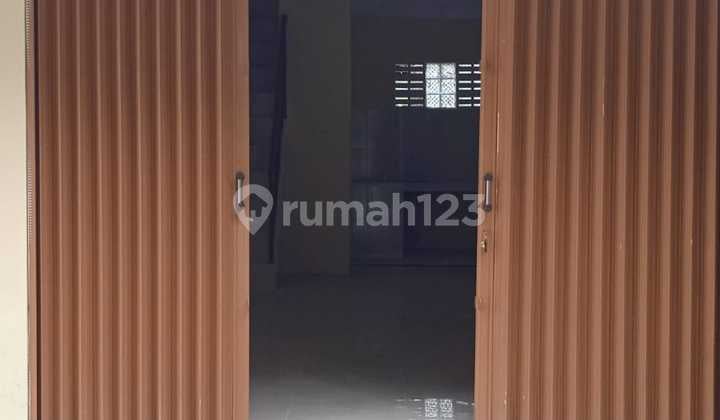 Disewakan Kios 2 Lantai - Jalan Sepakbola No 136