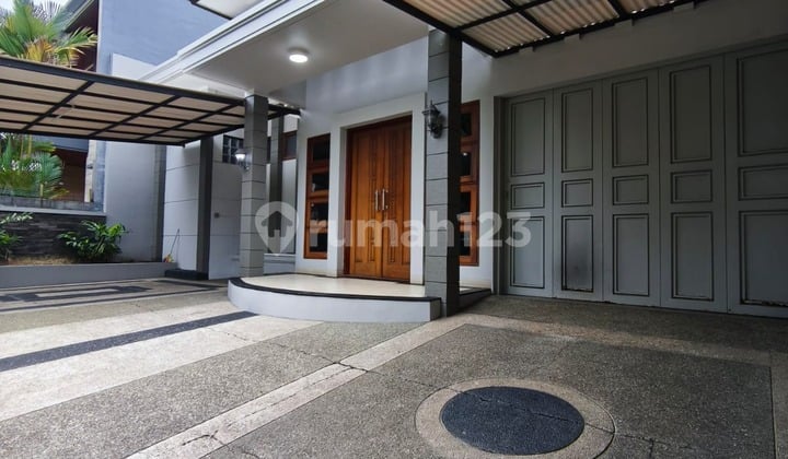 Rumah eksclusif 1 lantai siap huni di Singgasana Pradana, Bandung