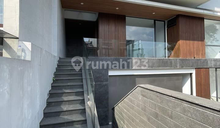 Rumah Minimalis Baru dan Nyaman siap huni di Setra Duta, Bandung